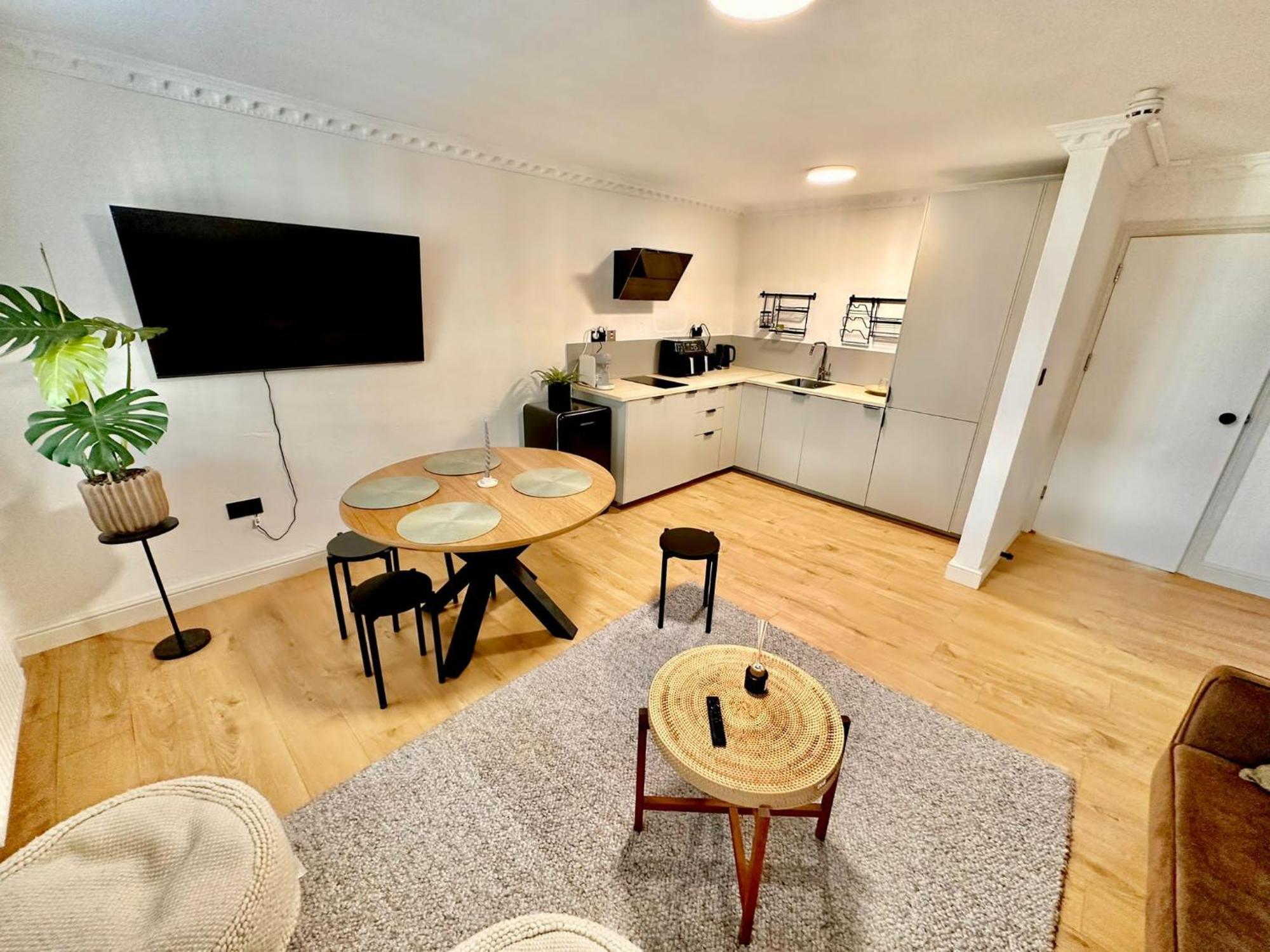 Flat 6 In Aldgate * London